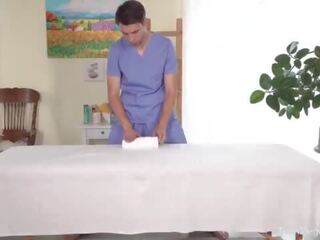 Tricky-masseur&period;com - effy süß - schwer arbeit auf massage tabelle