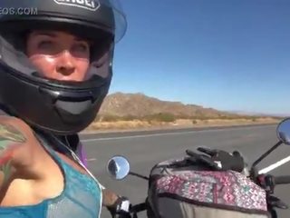 Felicity feline ขึ้นขี่ บน aprilia tuono motorcycle