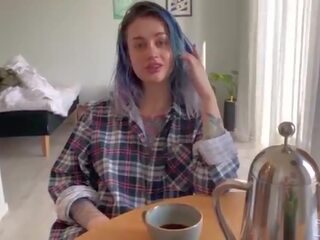 Jaunas namų šeimininkė myli rytas x įvertinti klipas - sperma į mano coffee