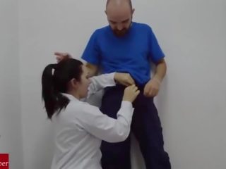 Un giovane infermiera succhia il hospital´s tuttofare membro e recorded it.raf070