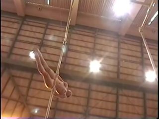 Corina - toppløs gymnastics