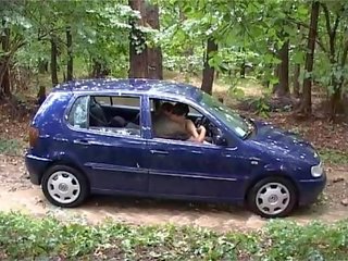 Olasz hölgy fasz szabadban -ban a autó