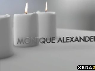 Bored bashkëshorte monique alexander fucks të saj masazh klient