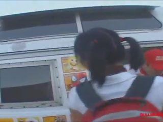 Gullibleteens.com icecream truck nastolatka knee wysoki białe skarpetki dostać phallus wytrysk