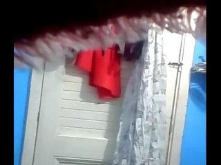 Paslėptas kamera - pusbrolis drying jos didelis speneliai su a towel - ispywithmyhiddencam.com